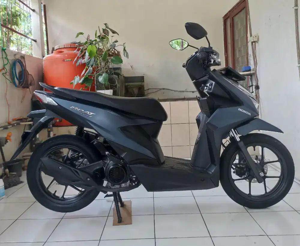 Honda beat ISS DELUXE tahun 2023 achir bln 12 plat Bekasi kota