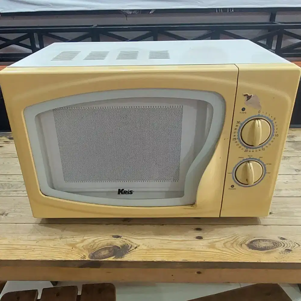 Preloved Microwave Oven merk Kris 20L
