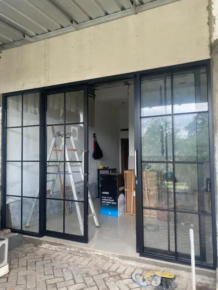 Kusen aluminium pintu aluminium partisi aluminium kaca