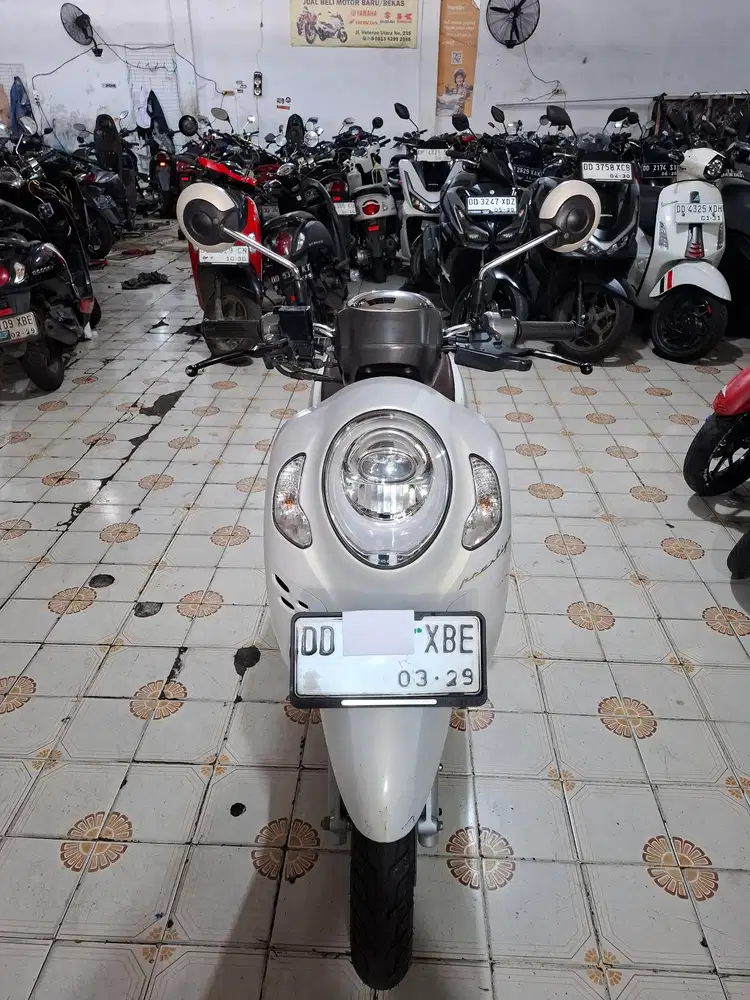 Honda Scoopy 2024 putih