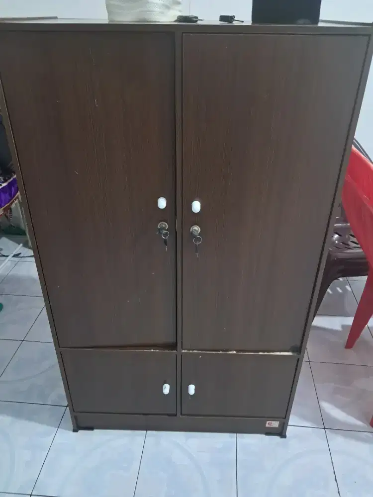 Lemari Pakaian ukuran kecil 2 pintu