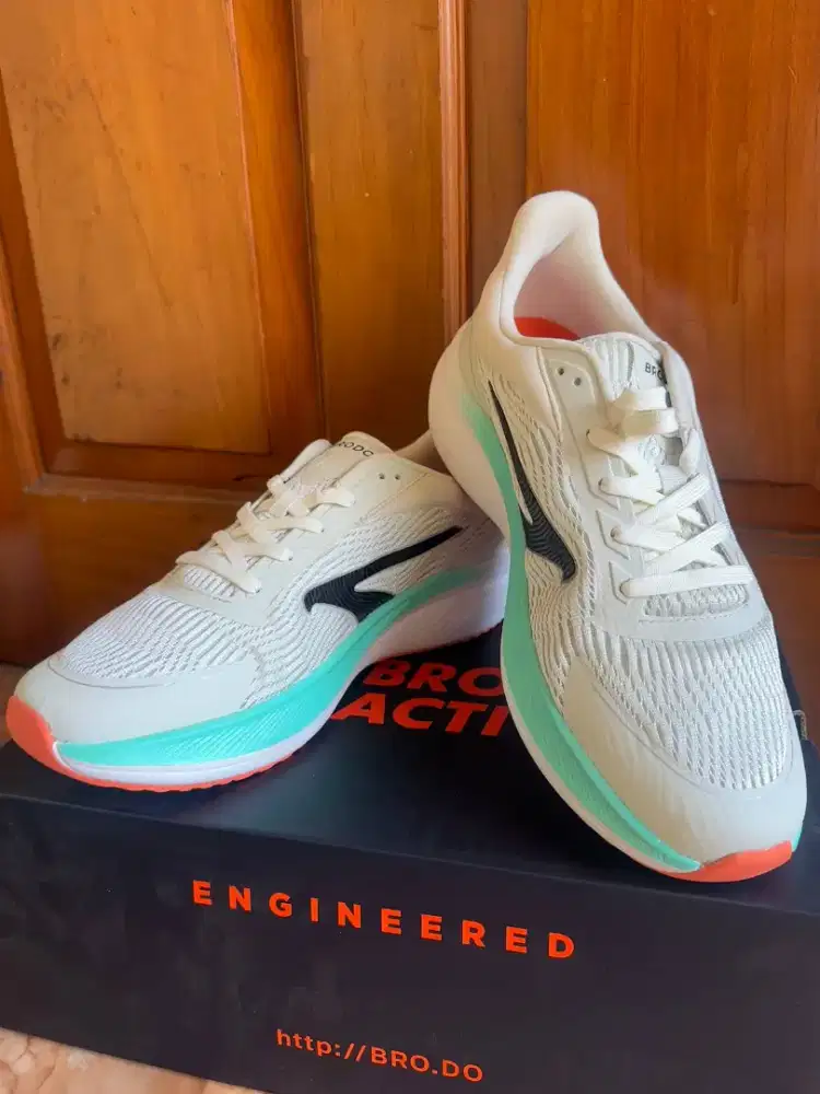 MASIH BARU! Running shoes - Brodo Size 44