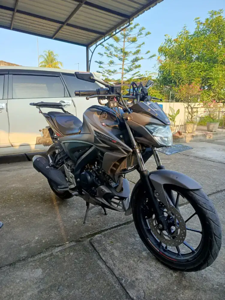 Vixion R 2021 Abu-abu doff