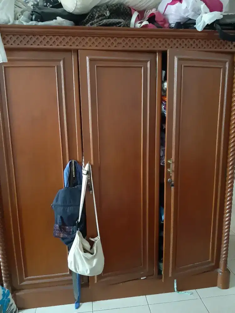 Jual 1 set furniture kamar tidur jati