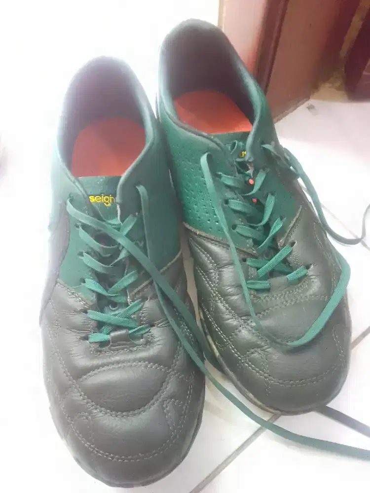 Ortuseight jogosala hijau army UK 40 sepatu futsal