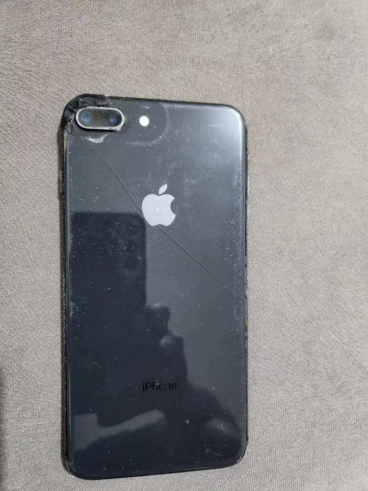Iphone 8 plus 64hp aja