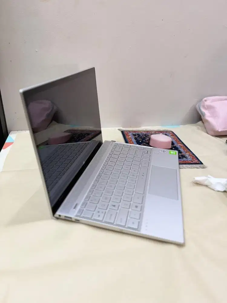 LAPTOP HP ENVY 13