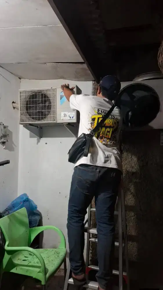 Service ac service kulkas mesin cuci pompa air dan bongkar pasang ac
