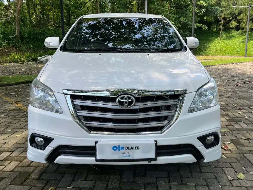 DP 25Jt! Innova G AT Luxury 2015 Low KM