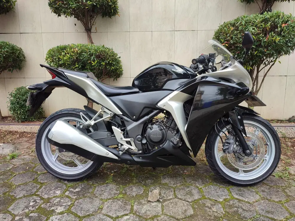CBR 250 CBU ABS TAHUN 2011