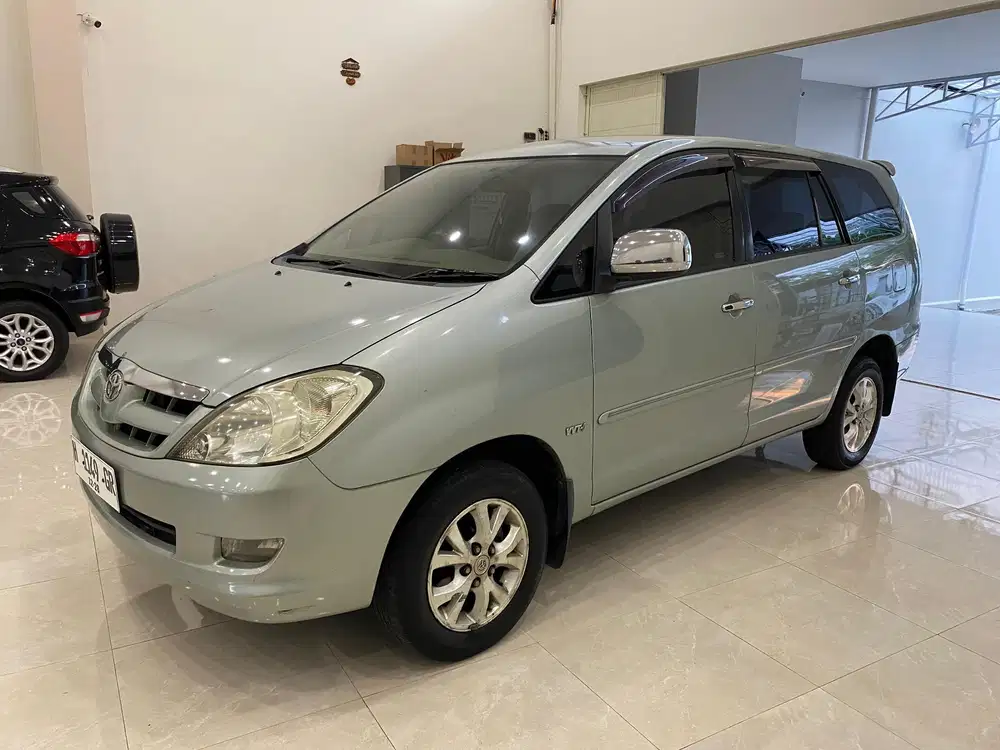Toyota Kijang Innova 2006 Bensin
