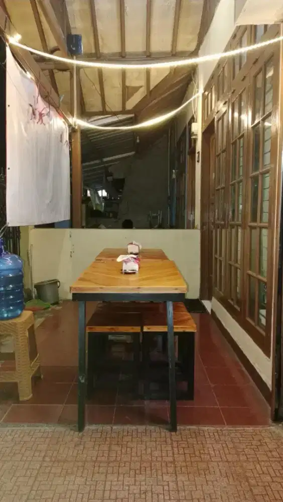 Dijual etalase, 1set meja kursi, meja kompor