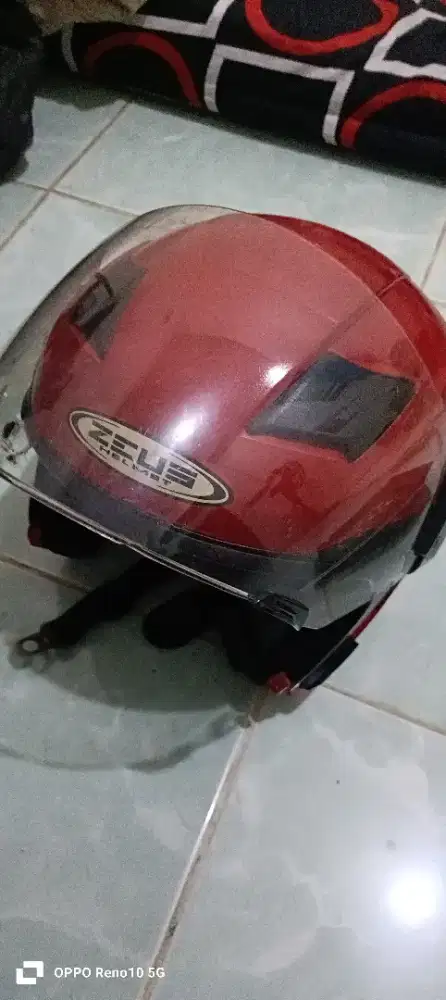 Helm zeus jarang pakai harga nego tipis
