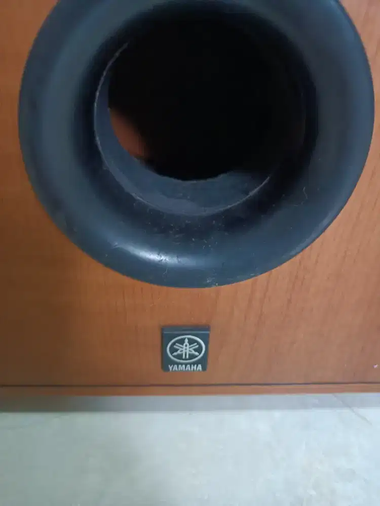 Speaker YAMAHA spiker FLOOR STANDING