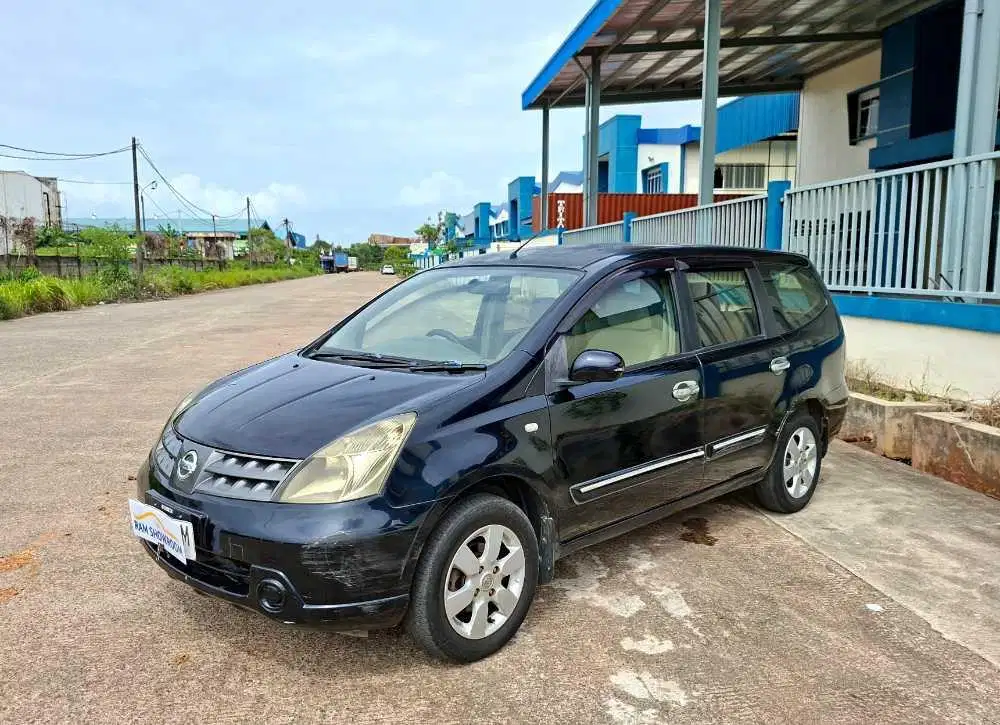 NISSAN GRAND LIVINA XV AT 2010