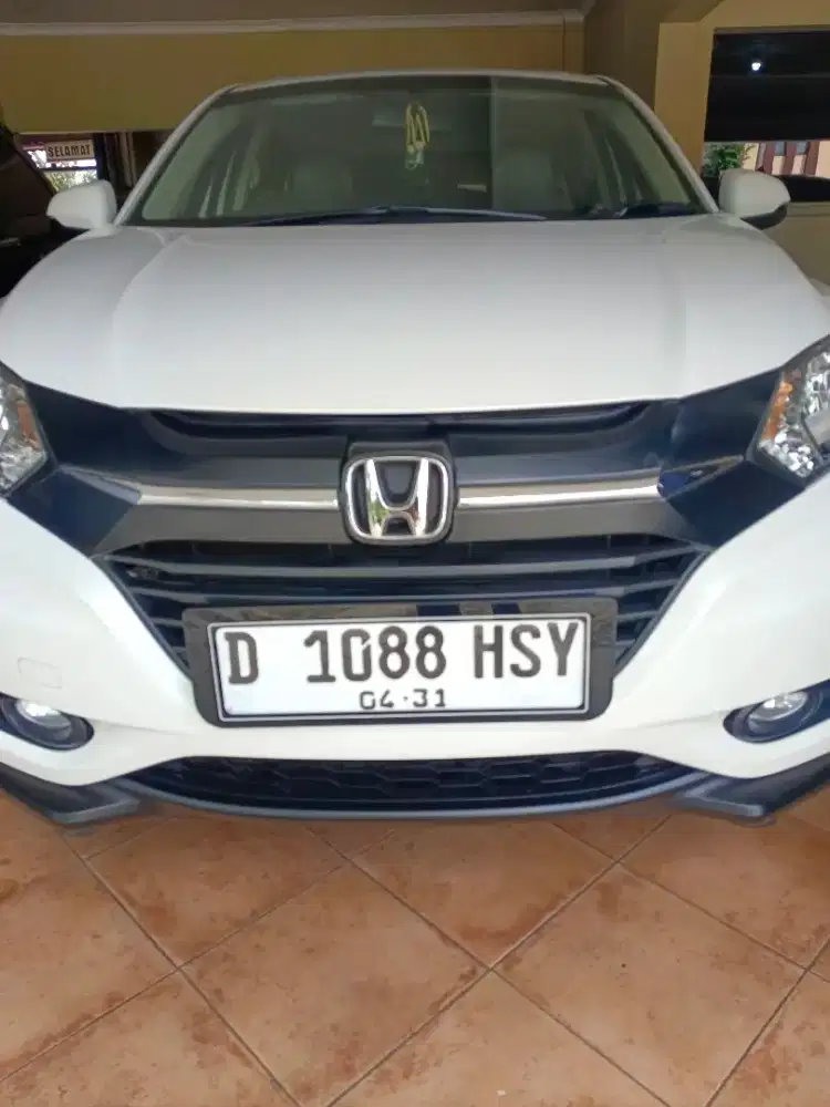 Bismillah numpang jual mobil HR-V. 2016 no. D. Putih.
