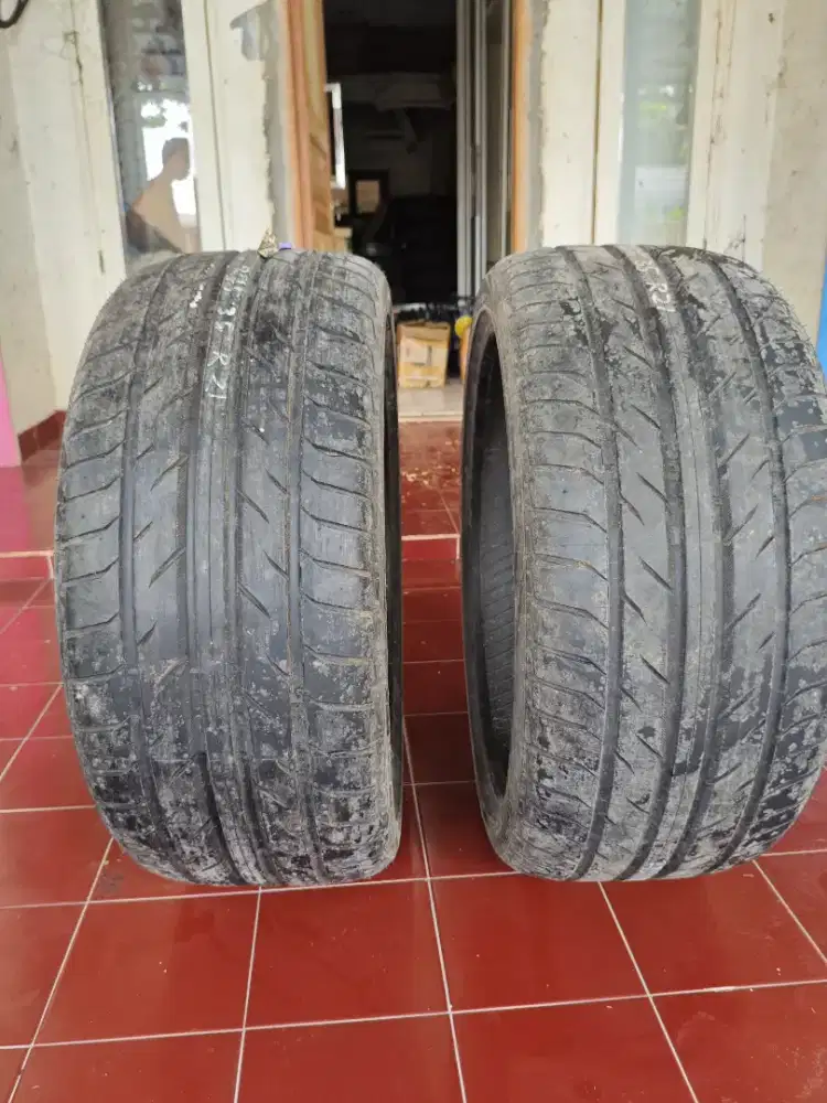 Ban Achilles 275 35 R21 NOS (New Old Stock) tahun 2015