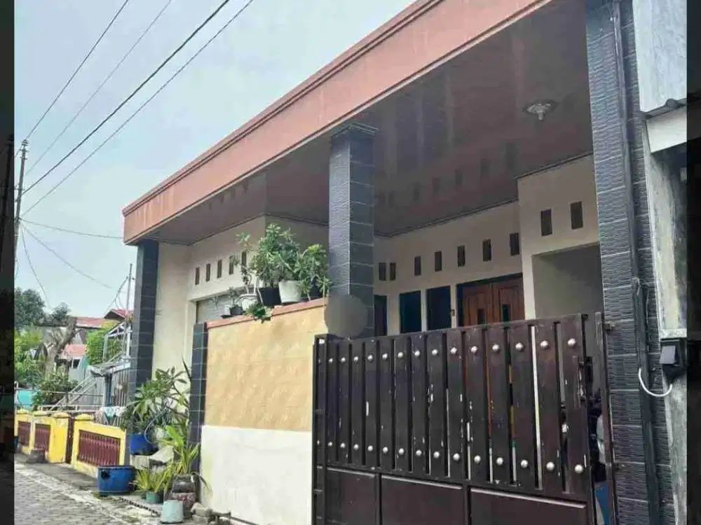 RUMAH TENGAH KOTA DI JL WIROTO KROBOKAN SEMARANG BARAT