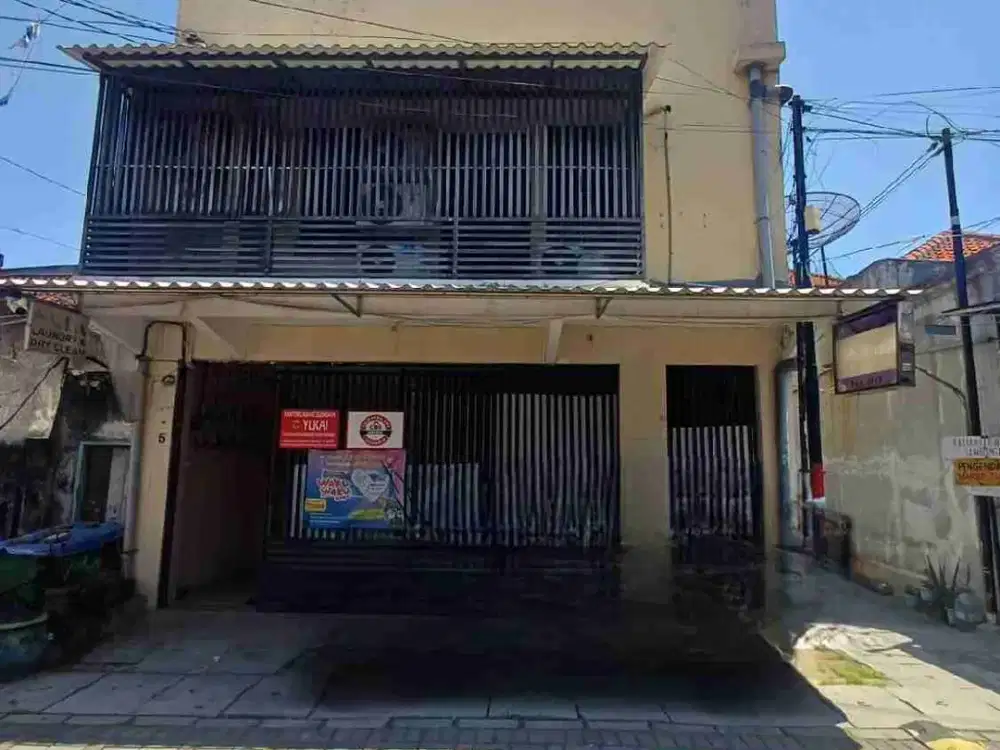 Dijual via lelang rumah 2 lantai di Kapasari Surabaya