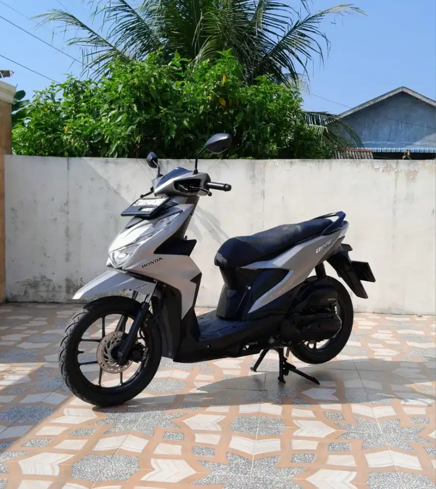 BEAT DEALUX TYPE ISS IDLING STOP FUL ORI NOMINUS SIAP PAKEK