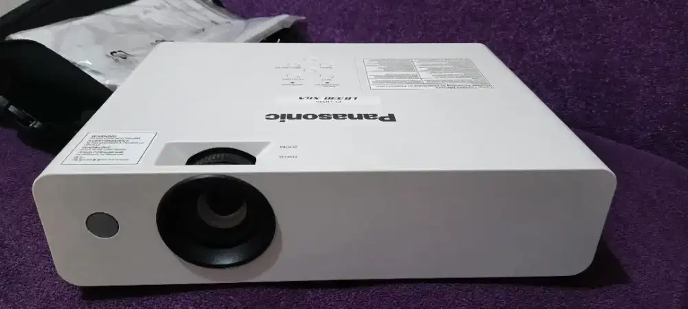 Proyektor Panasonic PT-LB330-XGA