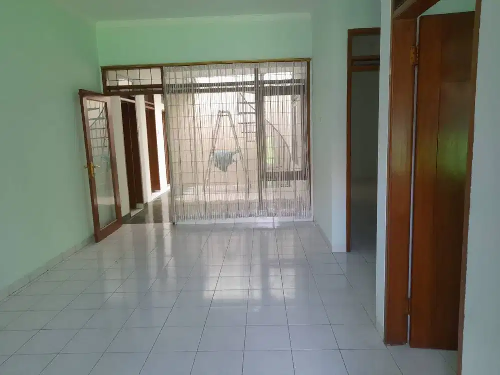 Dijual Rumah Terawat di Batununggal Bandung