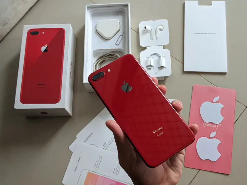 iPhone 8 plus 64Gb red