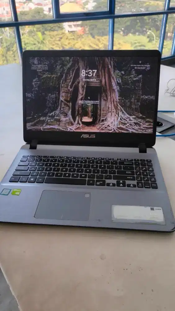 Laptop Asus Vivobook i5-8250U