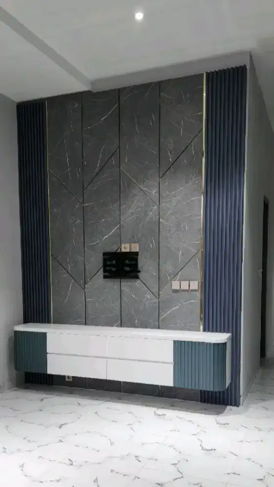 Backdrop TV bisa custom