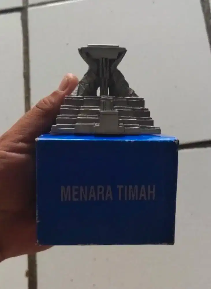 (Ex Sitaan Instansi Lalu Dilelang Instansi) Miniatur Menara Timah