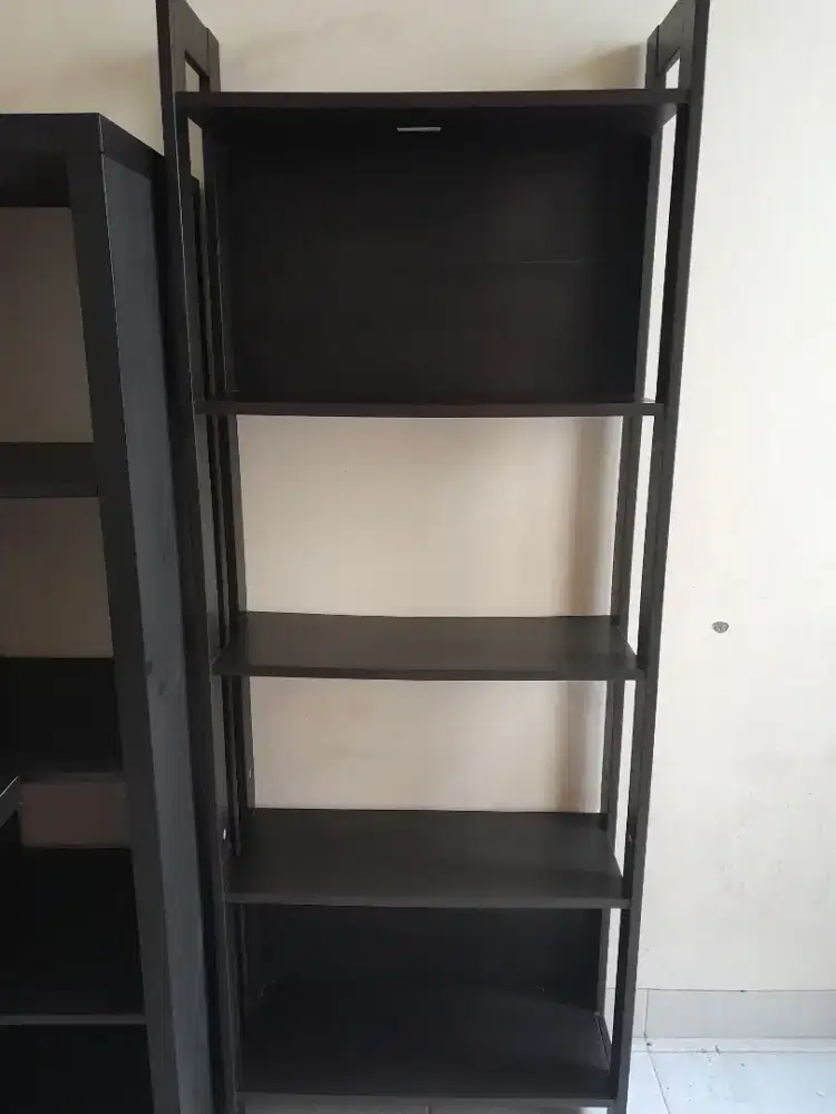 Lemari buku IKEA