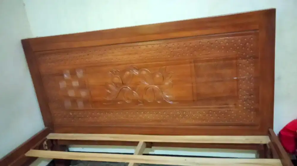 Dipan Kayu Jati ukuran 160 x 200