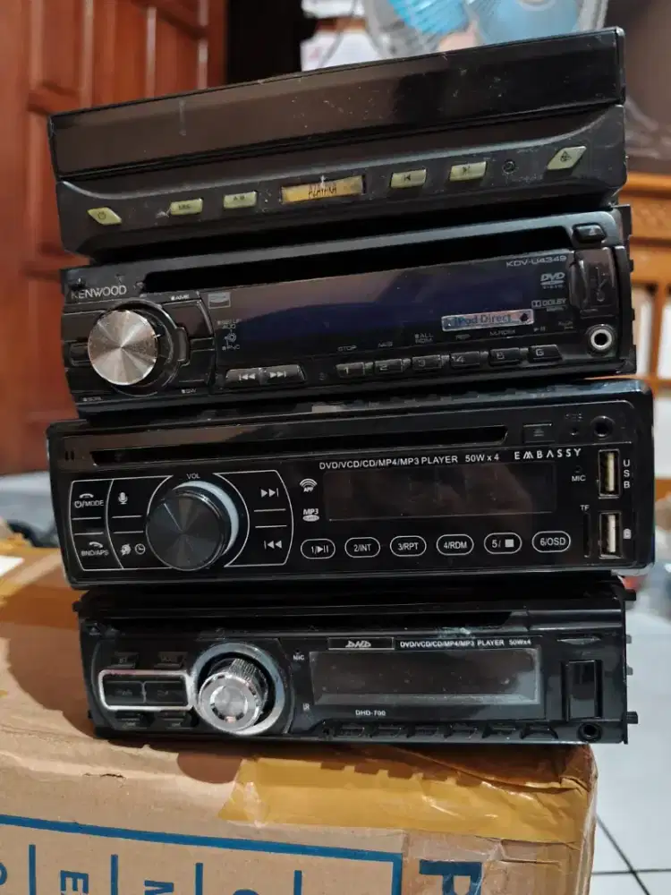 Tv mobil lipat fleksibel dan tape kenwood embassy dhd