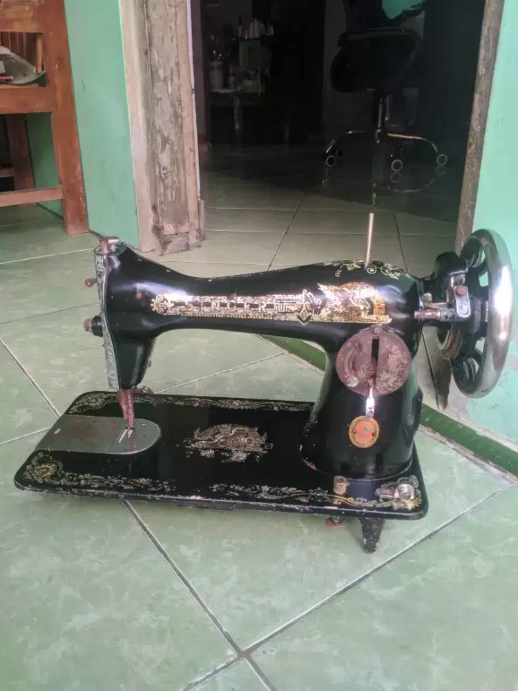 Mesin jahit singer lawasan
