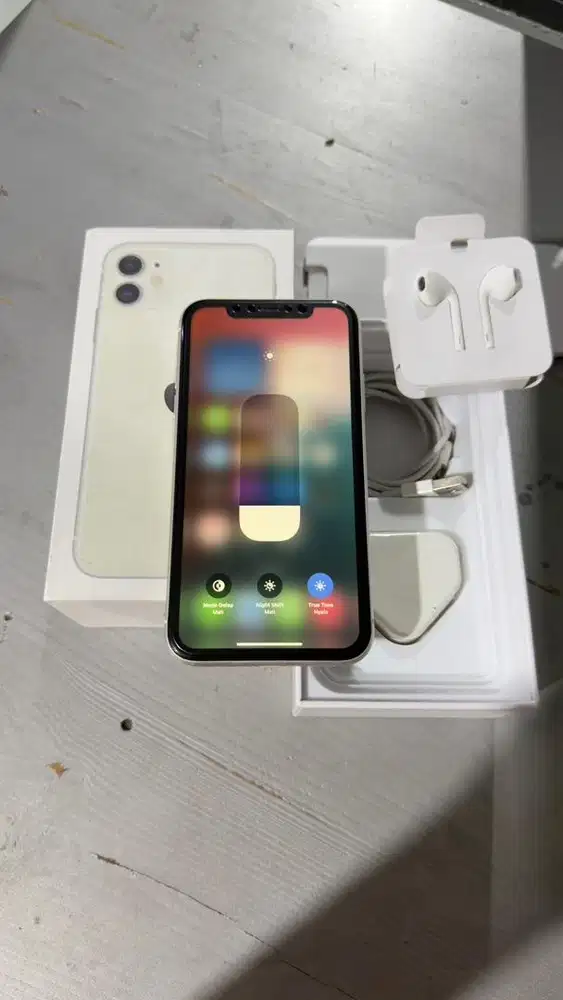 Iphone 11 White 64GB Terdaftar Lengkap