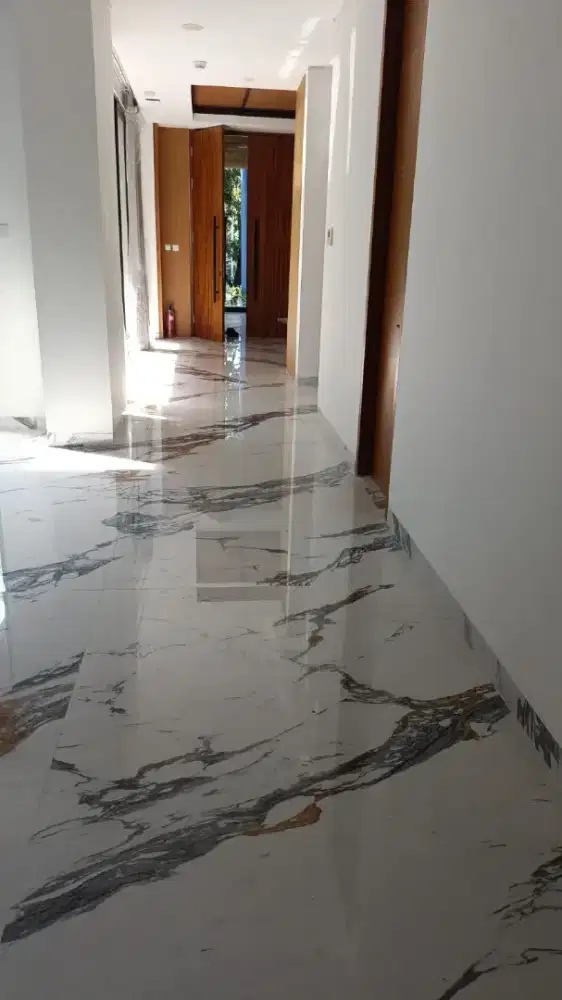 Tukang Pasang Quadra, Marmer, Granit. Kontraktor Bangun Rumah Mewah