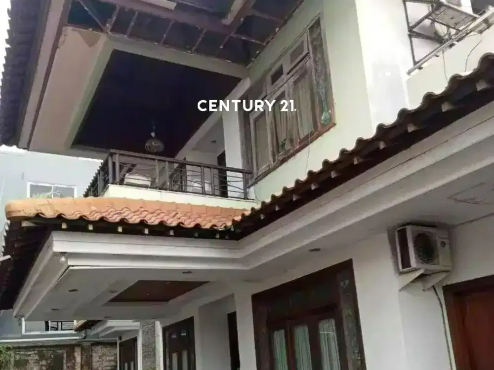 Rumah Luas Dengan Kolam Renang Lokasi Strategis Jaksel  6969