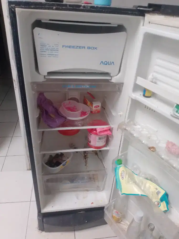 Di Jual Cepat 3 unit kulkas semua kondisi menyala