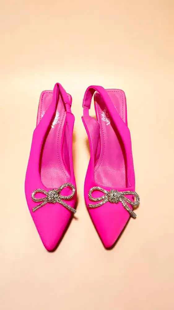 Di jual sepatu merek diva