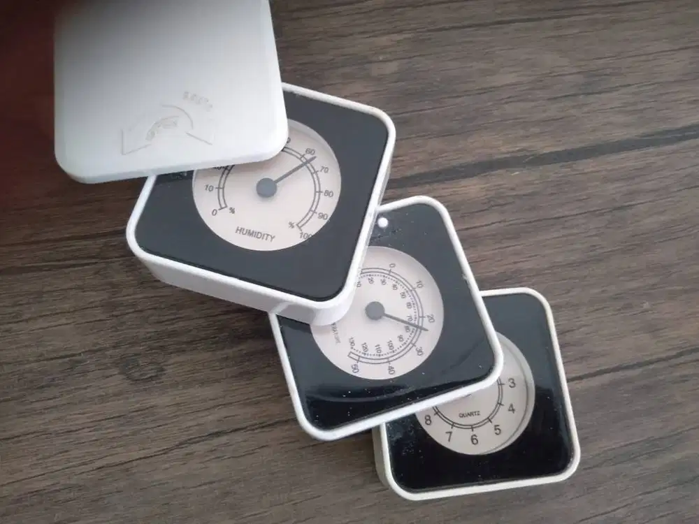 Jam , Thermometer  Hygrometer  3 in 1