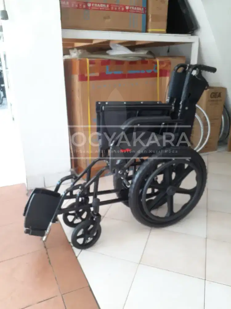 Kursi roda semi travelling bekas