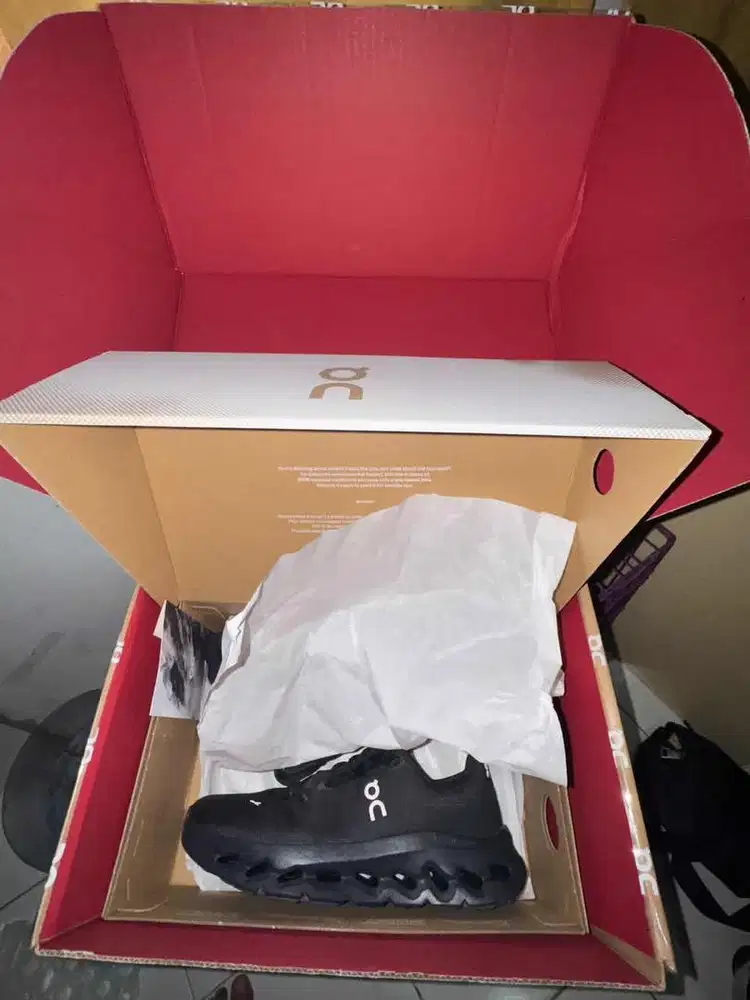 Sale On Cloud Black Size 43