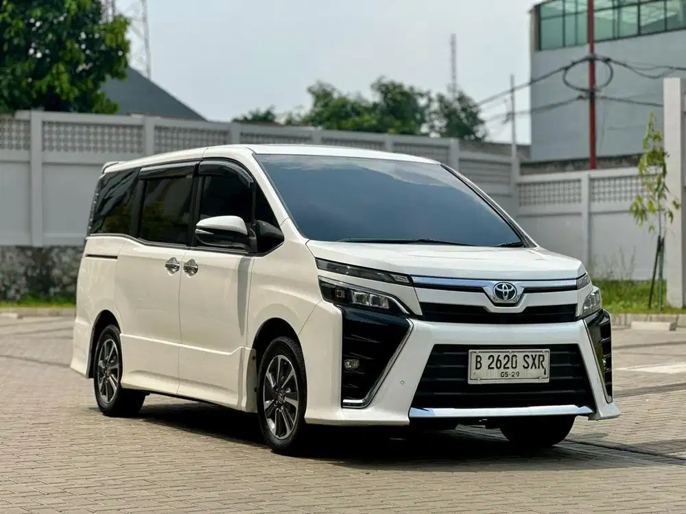 [Pajak Panjang] Toyota Voxy 2.0 AT 2019