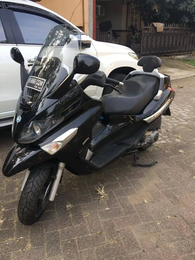 Piaggio X EVO 250