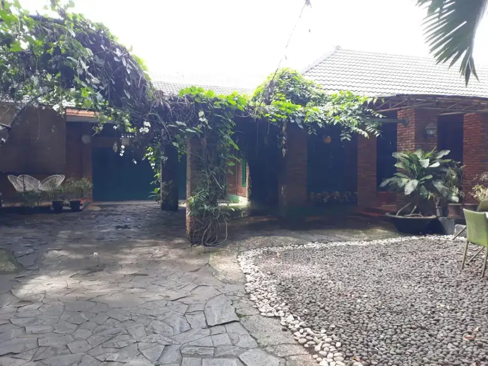 Rumah dengan Aset Besar Lahan 1000m²+ di Deplu Tangerang UT-17963