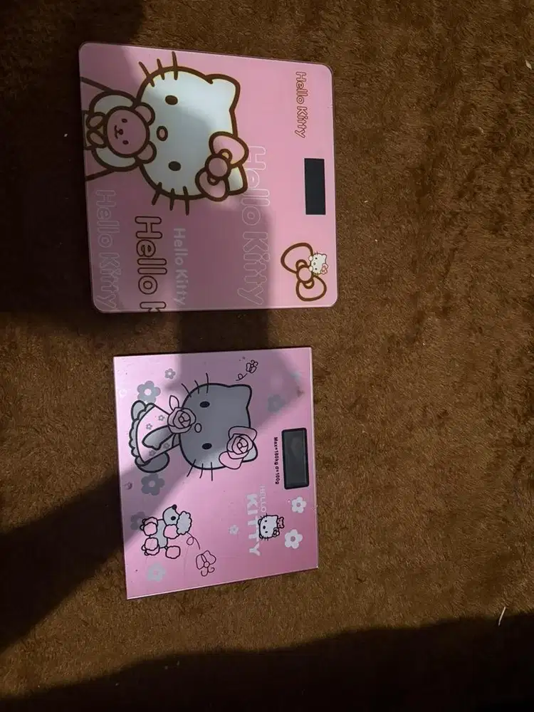 Timbangan di gital 2 sama batrai satu mati satu hidup tapi ngeheng