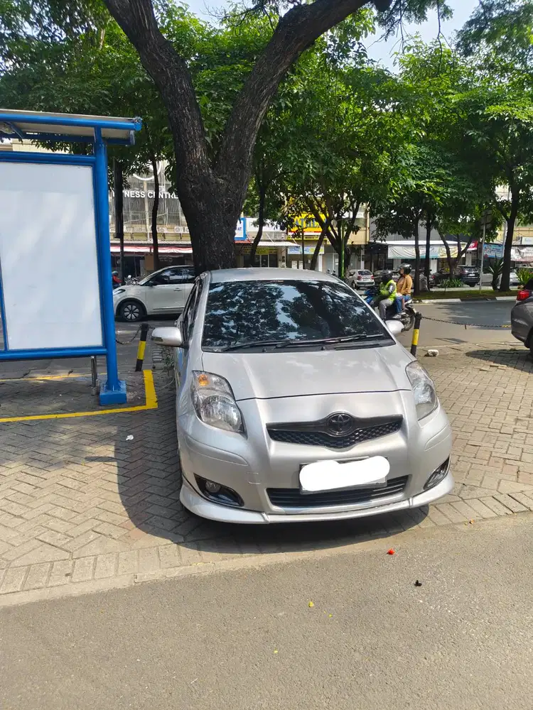 DIJUAL MOBIL TOYOTA YARIS 2009 AUTOMATIC