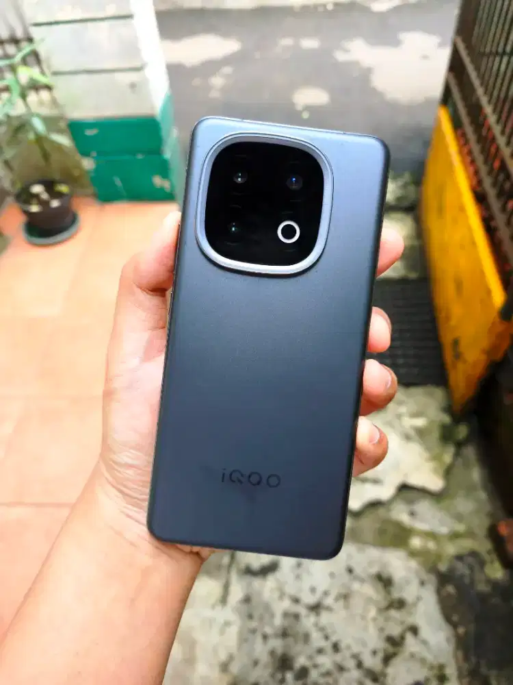 Iqoo 13 12/256 snap 8 elite lengkap segel ttbt