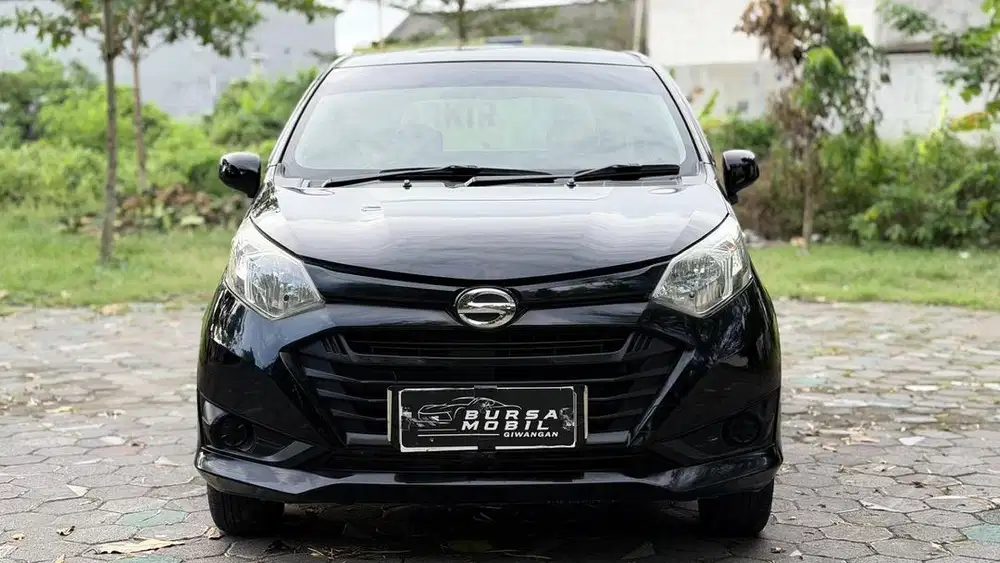 DAIHATSU SIGRA M 2017 Manual Hitam
