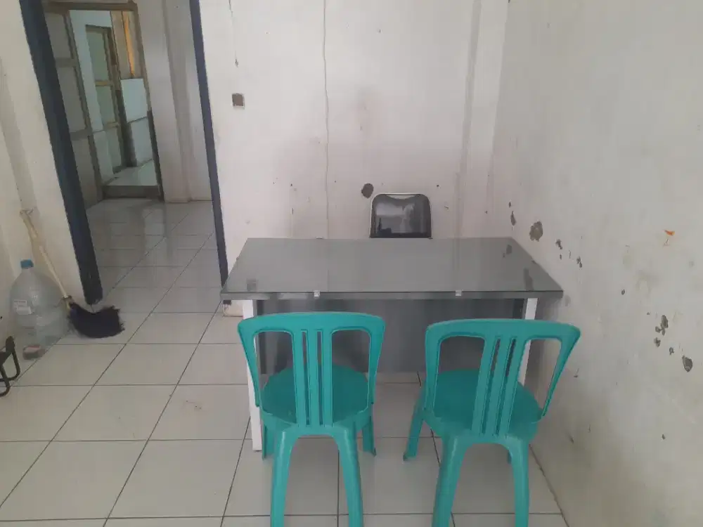 Meja kantor plus kursi